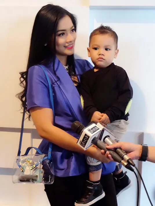 Titi Kamal dan Arjuna Zayan Sugiono. (via instagram/@titi_kamall)