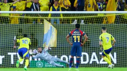 Cristiano Ronaldo menjadi bintang utama bagi kemenangan Al Nassr di Al -Awwal Park. Lewat kontribusi dua gol alias brace. (AFP/Fayez Nureldine)