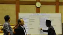 Anggota DPR Komisi XI mengambil keputusan terkait Calon Anggota BPK RI Periode 2014-2019, Jakarta, (15/9/14). (Liputan6.com/Andrian M Tunay) 