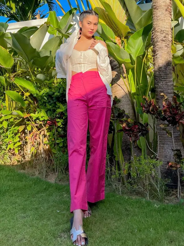 7 Potret Azizah Salsha, Selebgram yang Diduga Calon Istri Pratama Arhan