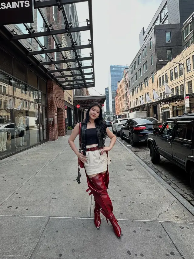 Dikenal BLINK Sejati, Gaya Edgy Tiara Andini Nonton Konser BLACKPINK di Luar Negeri Curi Perhatian