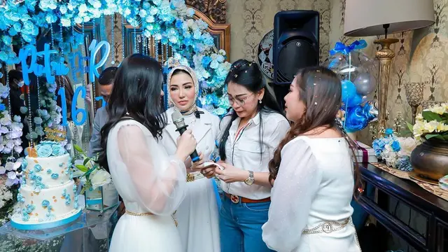 Bertemu Mantan Istri Suami, Ini 7 Momen Ulang Tahun Anak Sambung Bella Shofie