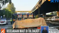 Demi kelancaran proses evakuasi, Satlantas Polres Jaktim menutup tol layang arah Cawang sejak dari Gerbang Tol Pulomas.