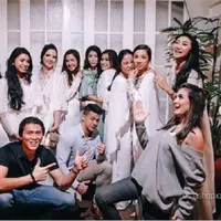 Luna Maya foto bareng Girls Squad | foto : instagram Jessica Iskandar