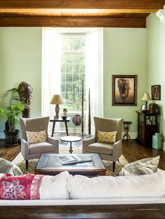 Seafoam Green adalah warna hijau dengan nada yang lebih lembut dan menenangkan. Menambahkan warna ini di rumahmu akan mengingatkan pada hari-hari yang kamu habiskan di laut. Foto: Good House Keeping.