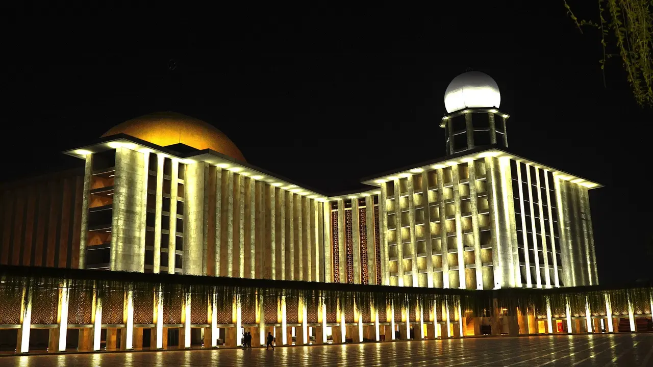 Masjid Istiqlal kini lebih bersinar. (Dok: Signify)