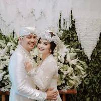 Pernikahan Tiwi Eks T2. (dok. Instagram @theexomoto/https://www.instagram.com/p/B85IQNQgIuy//Adhita Diansyavira)