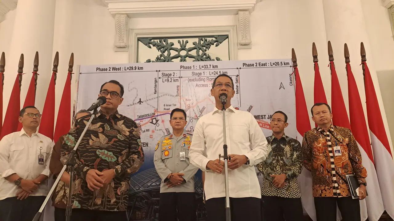 Menteri Perhubungan (Menhub) Budi Karya Sumadi menemui Penjabat (Pj) Gubernur DKI Jakarta di Balai Kota DKI Jakarta, Selasa (7/2/2023).