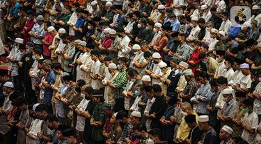 FOTO: Sholat Jumat Terakhir Ramadhan 1443 H di Masjid Istiqlal