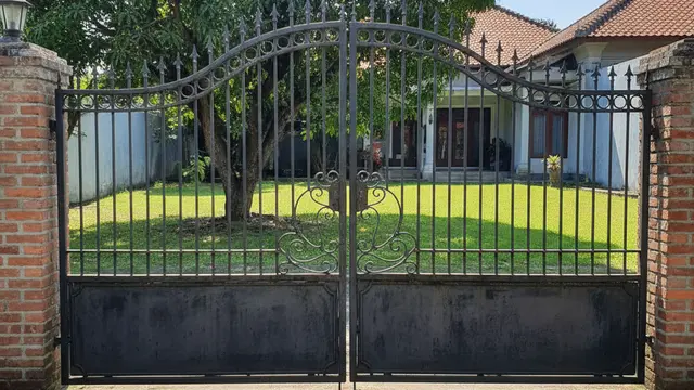 Model Pagar Rumah yang Tidak Mudah Diloncati. Gemini