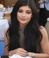 Terungkap sudah, Kylie Jenner, putri Kris Jenner dan Bruce mengakui perbuatannya dalam sebuah interview dengan majalah Elle ketika sedang menjalani sesi pemotretan untuk majalah itu. (AFP/Bintang.com)