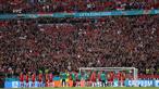 Stadion Puskas Arena adalah satu-satunya stadion di seluruh Eropa yang mengizinkan kapasitas penuh untuk penontonnya. Tersedia 61.000 kursi penonton dalam stadion tersebut. (Foto: AFP/Pool/Alex Pantling)