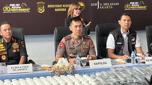 Polda Metro Jaya membongkar dua pabrik obat keras ilegal yang memproduksi jutaan butir Tramadol dan Trihexyphenidyl di Kabupaten Sukoharjo, Jawa Tengah.