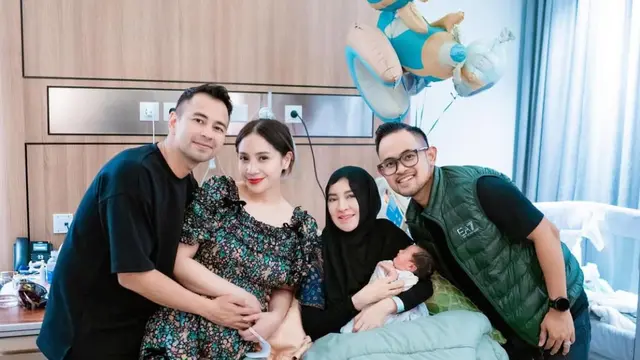 Potret Raffi Ahmad dan Nagita Slavina Jenguk Shandy Purnamasari yang Baru Lahirkan Anak Ketiga (credit: https://www.instagram.com/raffinagita1717/)