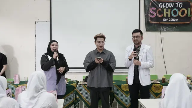 Suasana program Glow To School di SMK Taman Siswa 1 Jakarta, Februari 2024. (Foto: Dok. Tim Shandy Purnamasari)