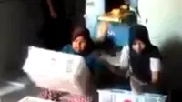 Netizen Kagum, Dua Wanita Ini Mengemas Roti dengan Super Cepat