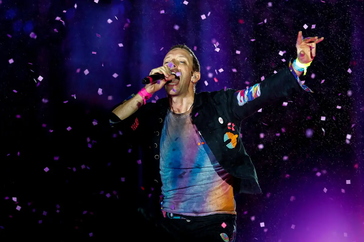 Aksi Chris Martin Saat Coldplay Meriahkan Panggung Rock in Rio 2022