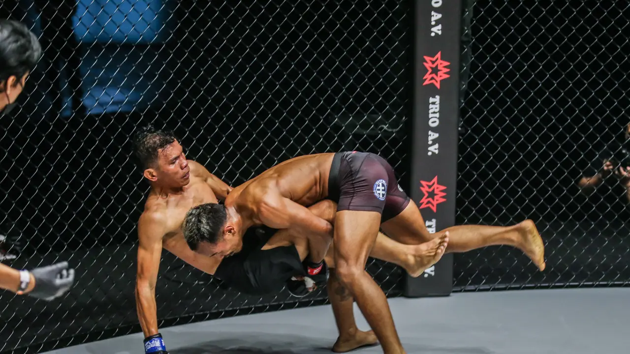 Alyona Rassohyna Berjaya di ONE Championship di Singapura