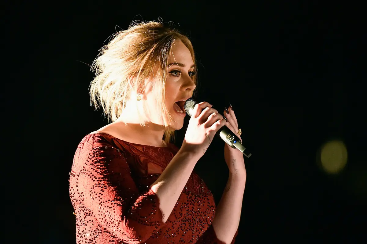 [Bintang] Adele