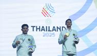 Tunggal putra Indonesia berjaya di SEA Games 2025. Alwi Farhan berhasil meraih medali emas sementara rekan senegara Moh. Zaki Ubaidillah harus puas denga torehan medali perak. (Bola.com/Bagaskara Lazuardi)
