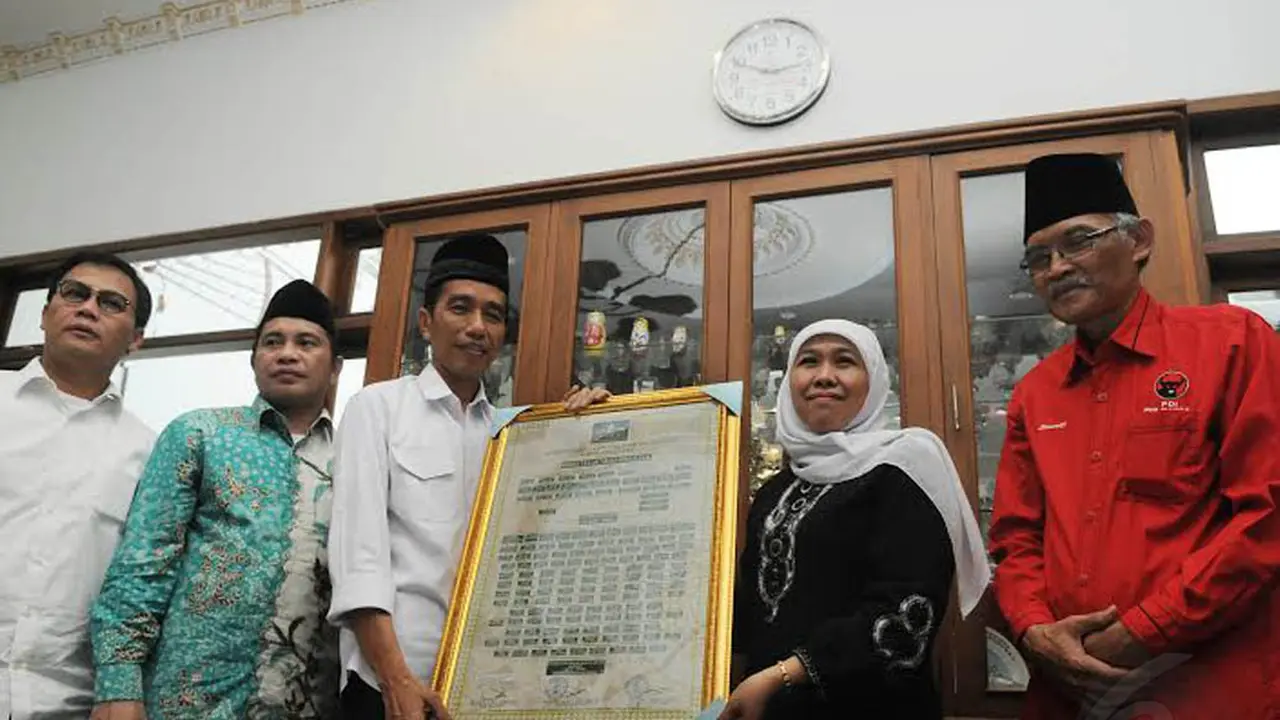 Jokowi Pilih Khofifah Jadi Juru Bicara