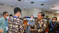 Presiden Jokowi saat bertemu dengan pembudidaya madu hutan dari Jambi, binaan Asia Pulp & Paper (APP) Sinar Mas.