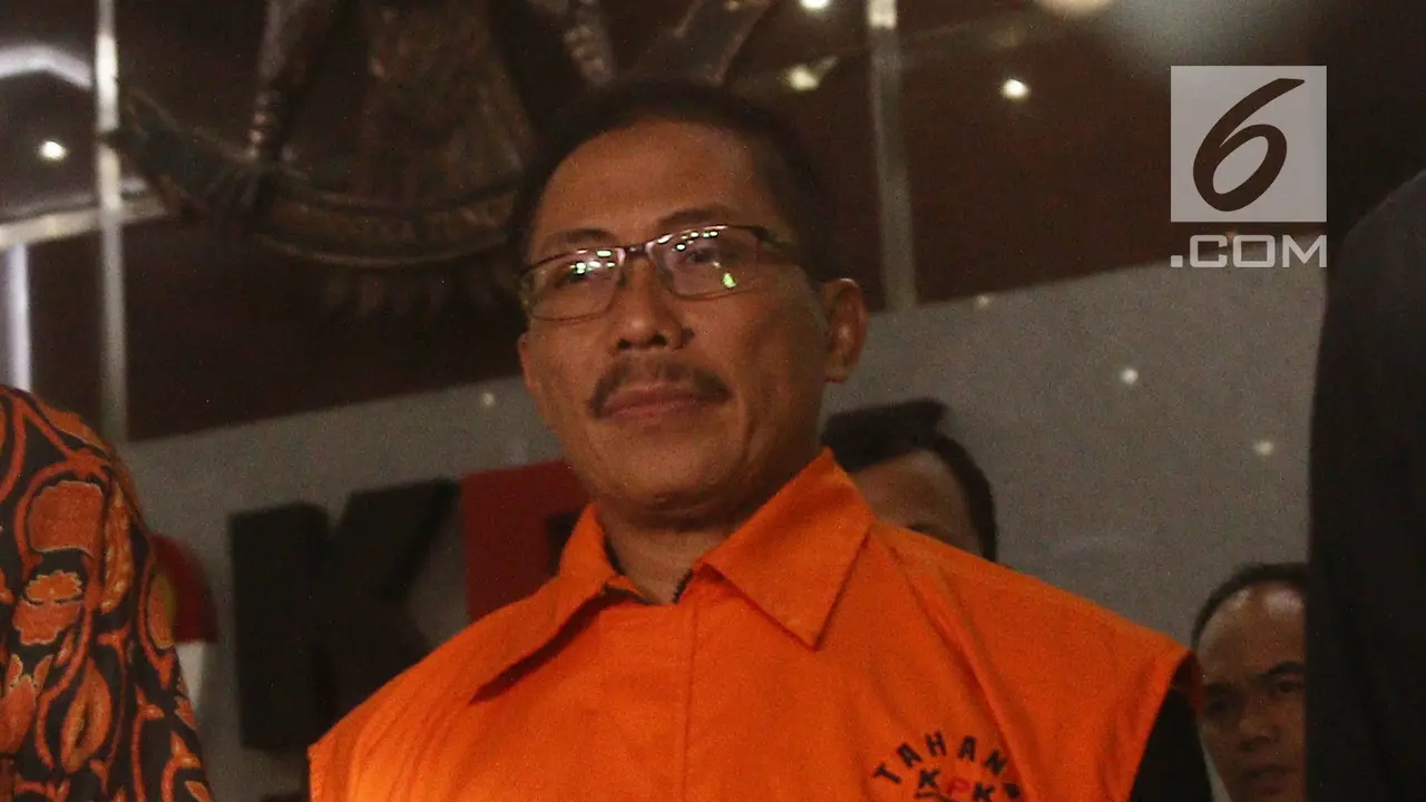 Bupati Cirebon Purwadi Sastra Resmi Ditahan Komisi Pemberantasan Korupsi (KPK)