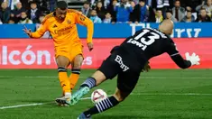 Nama Kylian Mbappe akhirnya kembali ke papan skor saat membawa Real Madrid meraih kemenangan 3-0 atas Leganes pada laga pekan ke-14 Liga Spanyol di Estadio Municipal de Butarque, Minggu (24/11/2024). (AFP/Oscar Del Pozo)