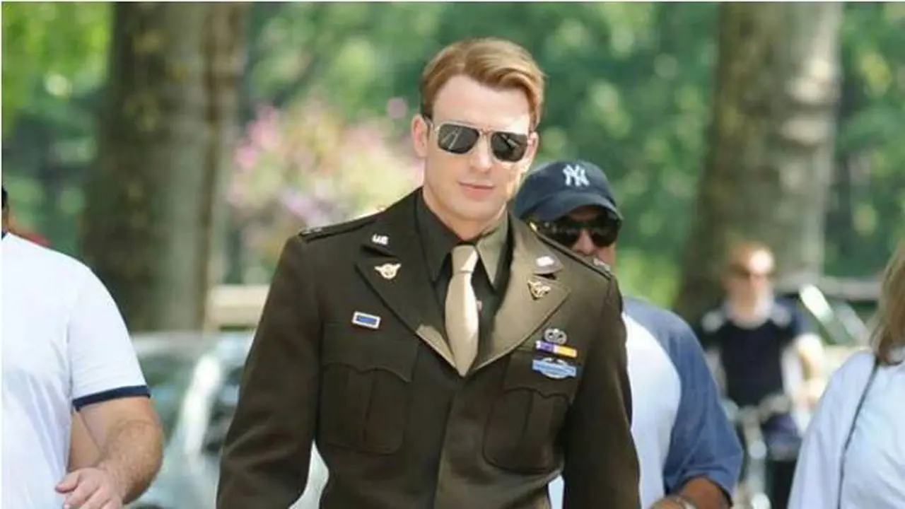 [Bintang] Chris Evans