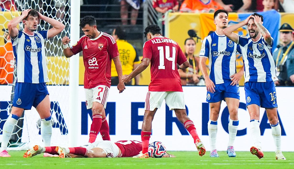 Hasil ini membuat kedua tim harus puas tersingkir dari turnamen. Porto dan Al Ahly sama-sama mengumpulkan dua poin dari tiga laga, namun kalah bersaing dari Palmeiras dan Inter Miami. (AP Photo/Frank Franklin II)