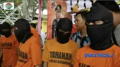 Dalam pemeriksaan, pelaku mengaku telah beraksi hingga belasan kali dengan cara menghadang korban menggunakan celurit.