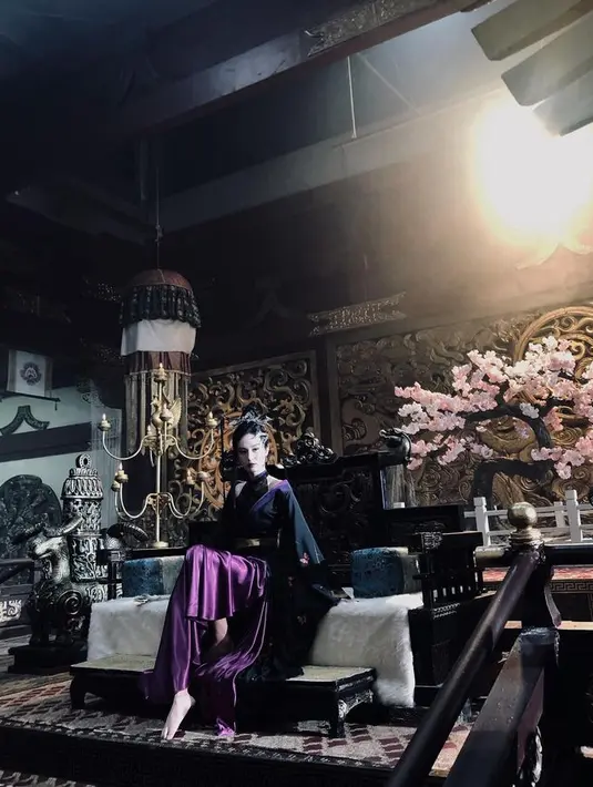 Nong Poy pernah belajar akting di Universitas Siam. Selain belajar sains dan teknologi di Universitas North-Chiang Mai. [Foto:@poydtreechada]