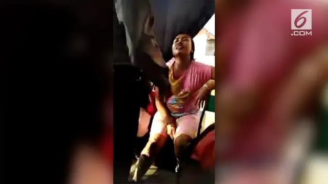 Video anggota Polres Blora menampar seorang perempuan viral di media sosial.