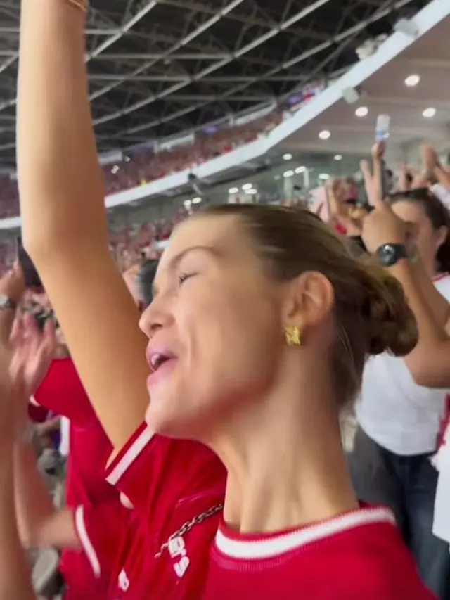 Luna Bijl Kekasih Maarten Paes Perdana Menyaksikan Pertandingan Timnas di GBK. [TikTok Luna Bijl]