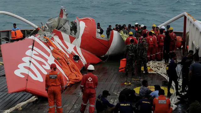 Tim investigasi Komite Nasional Keselamatan Transportasi (KNKT) baru merilis hasil temuan awal terkait kecelakaan pesawat AirAsia QZ8501 pekan lalu.