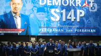 Ketua Umum Partai Demokrat Agus Harimurti Yudhoyono (AHY) menyoroti sejumlah isu politik terbaru dalam jumpa pers awal tahun di DPP Partai Demokrat, Jakarta, Kamis (12/1/2023). AHY berharap tahapan pemilu bisa berjalan dengan lancar hingga 2024. Dia juga meminta agar KPU dan Bawaslu bisa menjalankan amanah sebagai penyelenggara pemilu dengan independen dan netral. (Liputan6.com/Faizal Fanani)