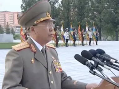 Kepala Staf Angkatan Darat Korea Utara Ri Yong Gil berpidato memperingati 62 tahun gencatan senjata Korea di Pyongyang, Korea Utara, pada 24 Juli 2015. Kantor berita Korsel Yonhap  melaporkan Ri telah dieksekusi mati atas tuduhan korupsi. (REUTERS / KRT)