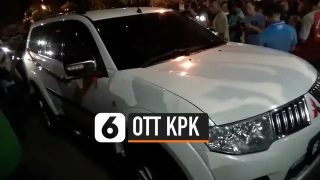 KPK melakukann penyegelan terhadap ruang kerja Bupati Lampung Utara setelah menangkapnya alam sebuah OTT.