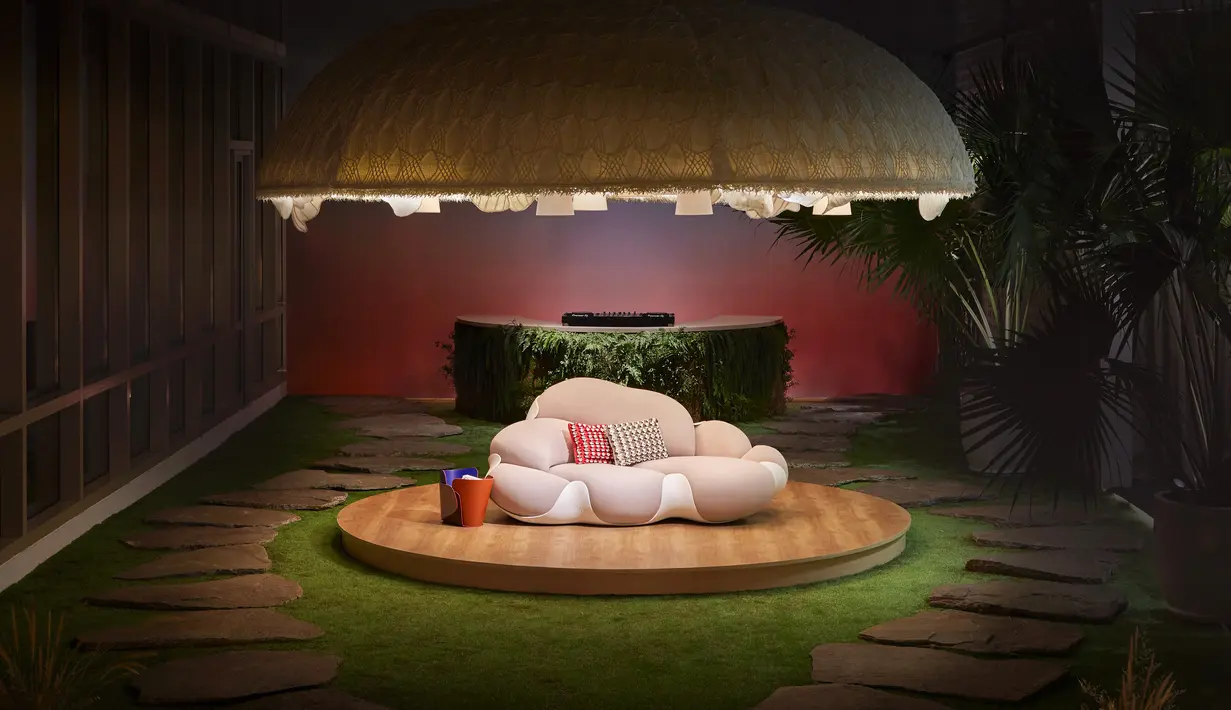 Juga karya ikonis Aguacate seperti Bulbo oleh Campana Brothers, Ribbon Dance oleh Andre Fu, dan Lanterne oleh Zanellato dan Bartotto.