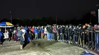Suasana Stadion Pakansari jelang Timnas Indonesia versus Curacao, Selasa (27/9/2022). (Bola.com/Muhammad Adiyaksa)