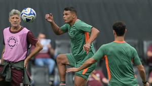 Kapten tim Fluminense, Thiago Silva jelang pertandingan melawan Chelsea di semifinal Piala Dunia Antarklub 2025. (JUAN MABROMATA / AFP)