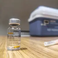 Ilustrasi vaksin. Sumber foto: unsplash.com/Mehmet Turgut Kirkgoz.