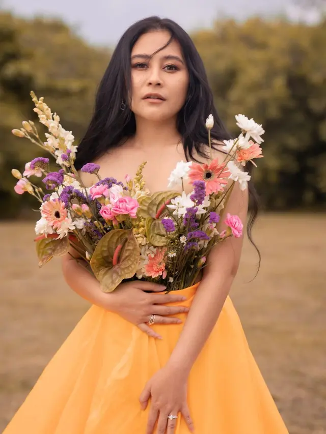 6 Gaya Pemotretan Terbaru Prilly Latuconsina, Tuai Pujian