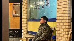 Melansir Soompi, Ong melalui agensinya Fantagio mengatakan, "Saat saya mengakhiri usia dua puluhan dengan wajib militer, saya akan memulai usia tiga puluhan dengan pengalaman berharga yang saya peroleh. Saya meminta perhatian dan dukungan Anda yang berkelanjutan di masa depan.” (Liputan6.com/IG/@osw_onge)