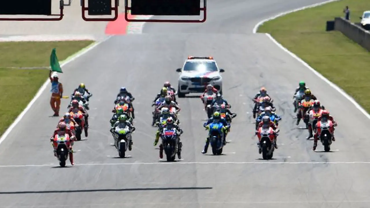 MotoGP Line Up (Crash)