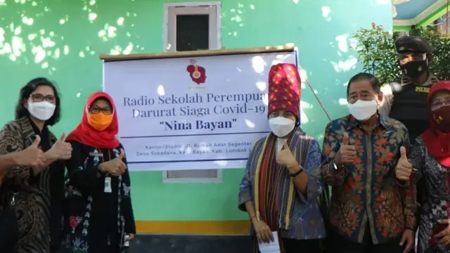 Peresmian radio sekolah perempuan Nina Bayan Lombok Utara. Foto: KemenPPPA.