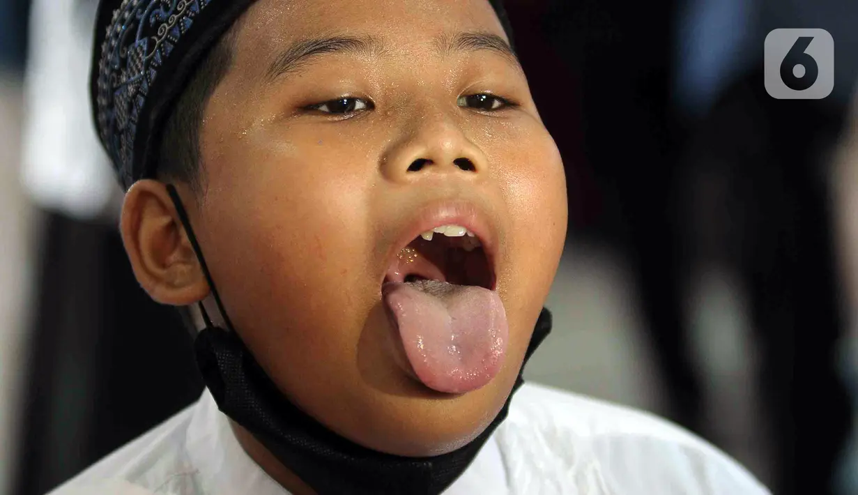 Dinas Kesehatan DKI Jakarta menyebut sekitar 100 ribu warga di Ibu Kota mengalami ISPA setiap bulan akibat perubahan cuaca. (merdeka.com/Imam Buhori)