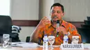 Narasumber memberikan tanggapan saat Evaluasi Dengar Pendapat (EDP) perpanjangan Izin Penyelenggaraan Penyiaran (IPP) televisi SCTV di kantor KPID, Jakarta, Rabu (11/5/2016). (Liputan6.com/Yoppy Renato)