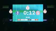 Bayern Munchen begitu digdaya saat membantai tim divisi lima Jerman, Bremer SV, pada putaran pertama DFB Pokal 2021/2022. Jawara Bundesliga itu tanpa ampun menghajar lawannya dengan skor 12-0. (Foto: AFP/Patrik Stollarz)