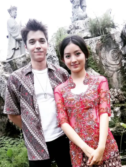 Meski mereka berdua jarang tampil bersama didepan awak media banyak orang yang beranggapan mereka sudah putus, namun Natasha menyangkal kabar burung tersebut. (viainstagram@natashawilona12/Bintang.com)